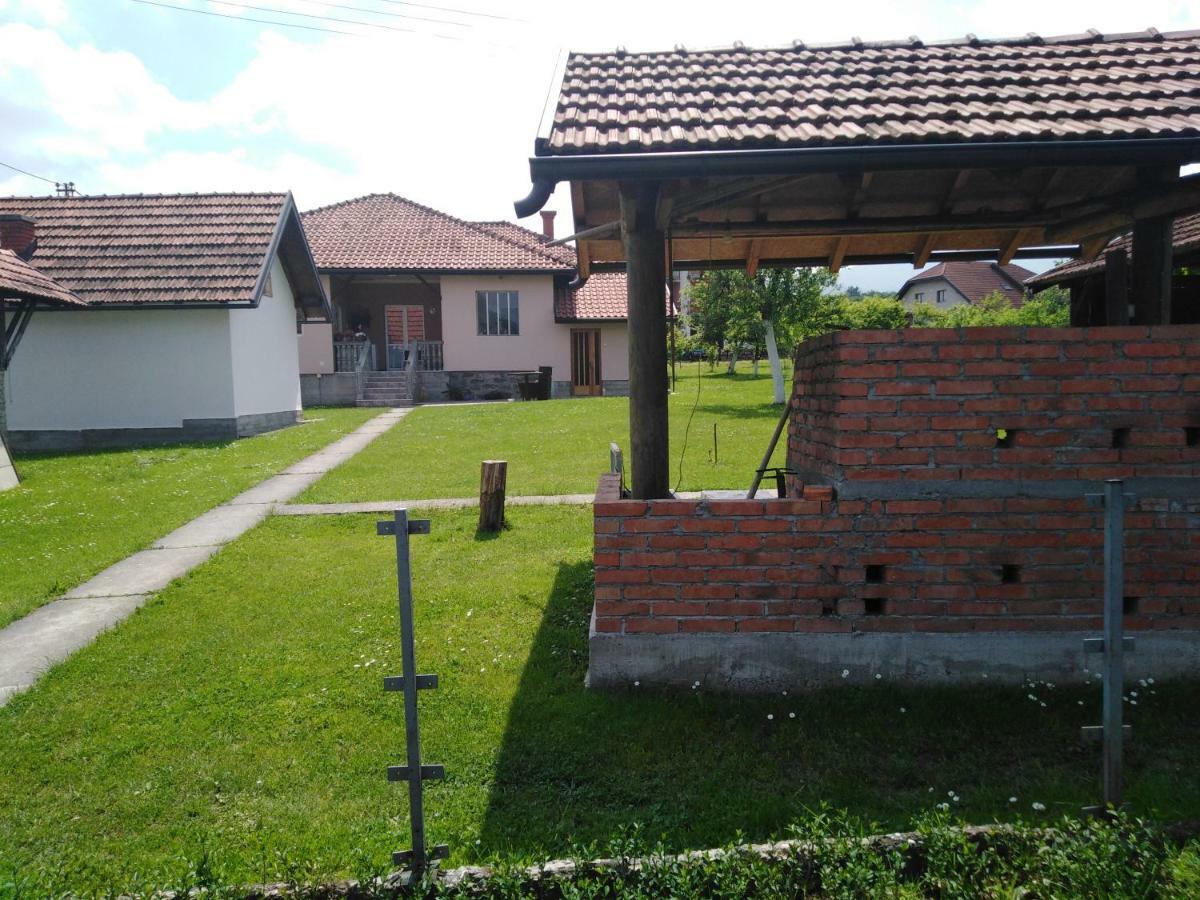 Апартаменти Mala Basta Баїна-Башта Екстер'єр фото